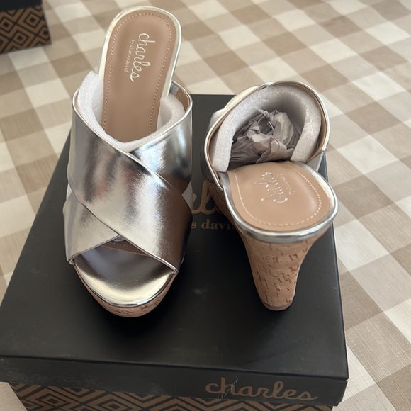 Charles By Charles David/ Latrice Wedges Sandals/ Silver - Picture 2 of 6